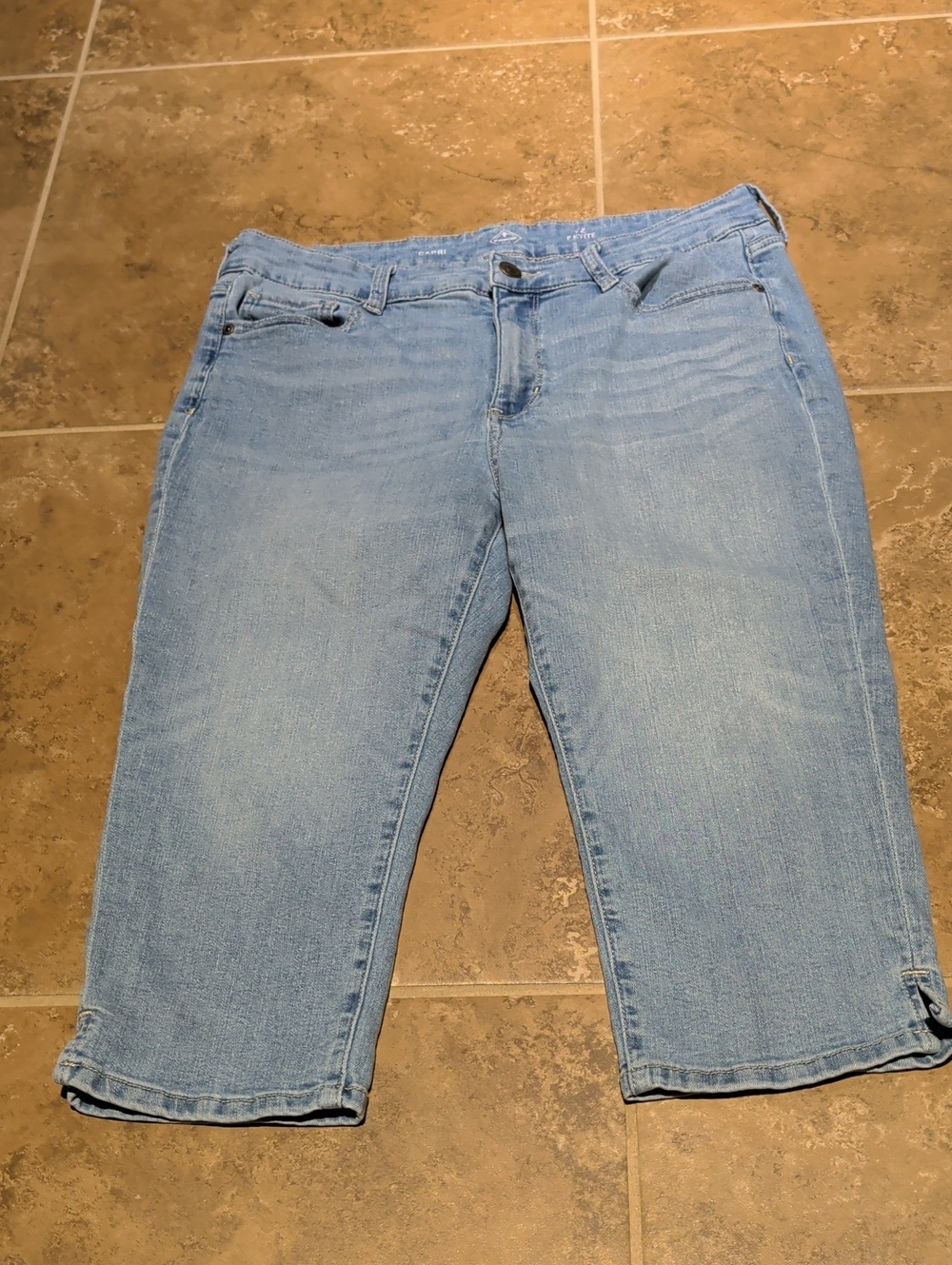 St. John's Bay Light Blue Denim Cropped Capri Jeans